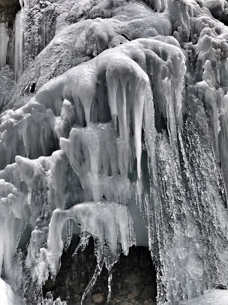Icefields Parkway im Winter