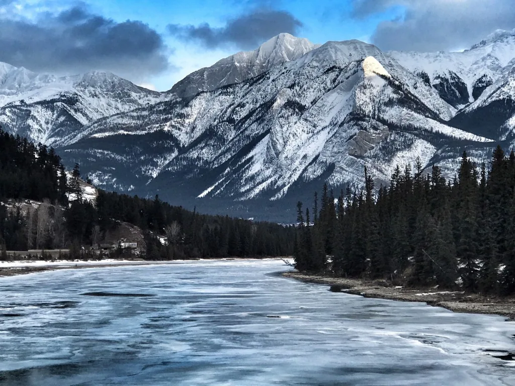 Icefields Parkway im Winter