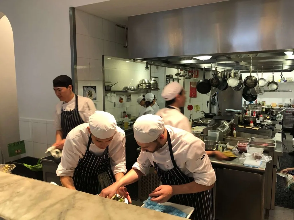 Service please mit Sandra La Rosa